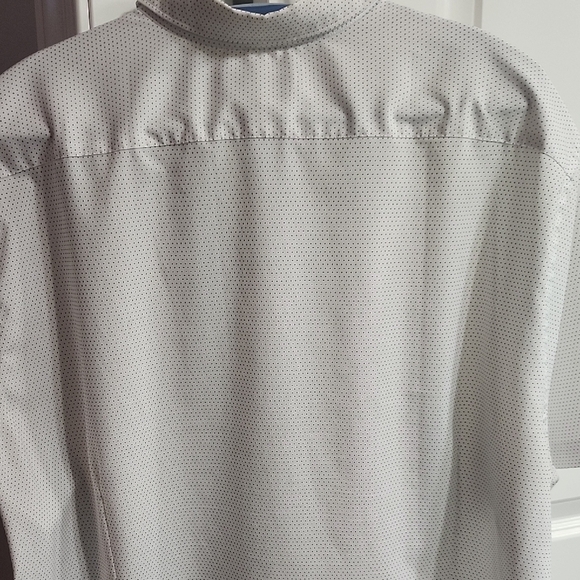 Express Men's White Patterned Button Down Shirt - Picture 3 of 3